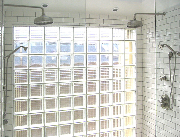 стена из стеклоблоков в ванной
