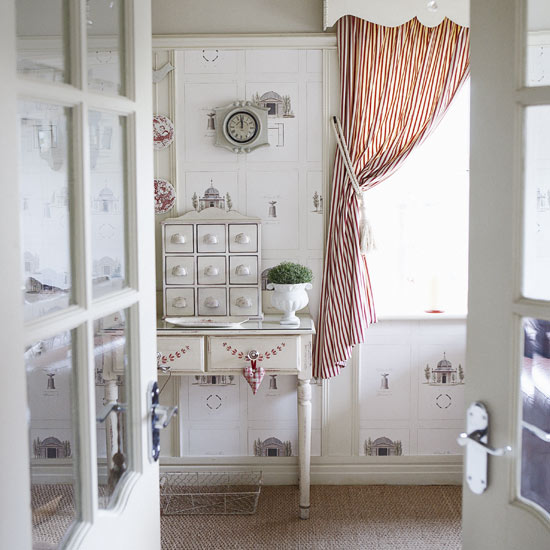 Красивая ванная комната во французском стиле