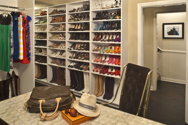 Обувница в гардеробных комнатах
