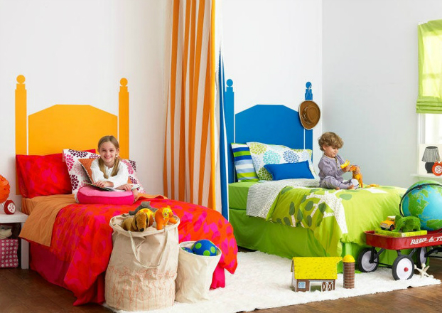 Яркий дизайн комнаты для разнополых детей