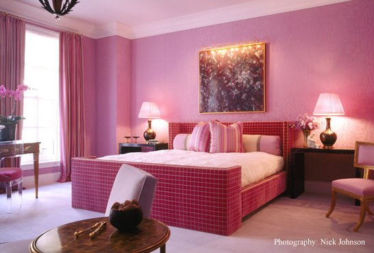 розовый в интерьере комнат
