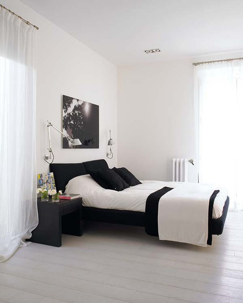 Черно - белая спальня