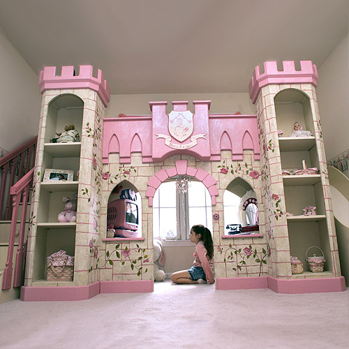 Замок для маленькой принцессы в детской