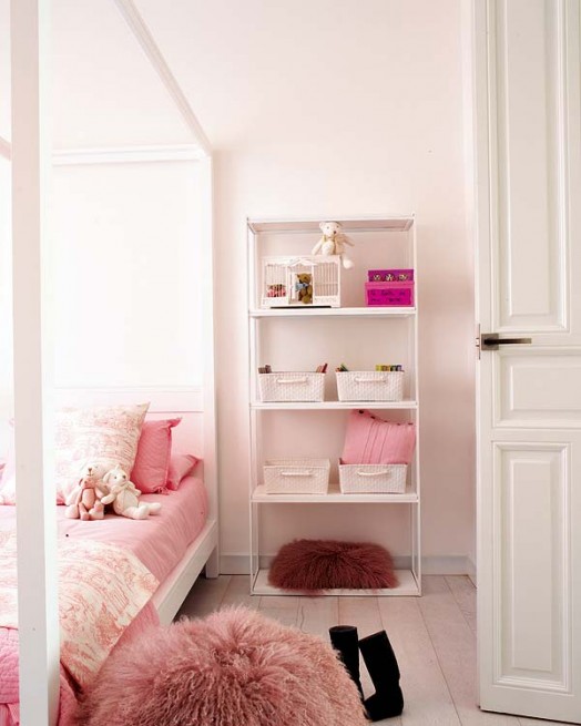 Розовая спальня декор