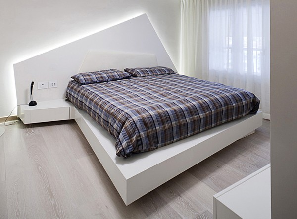 современная кровать в спальне