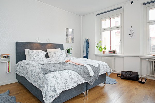 Дизайн интерьера квартиры - деревянный пол в спальне