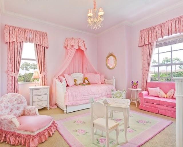 кровать с балдахином - спальня принцессы