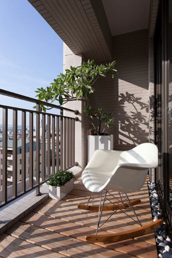 Балкон квартиры в японском стиле